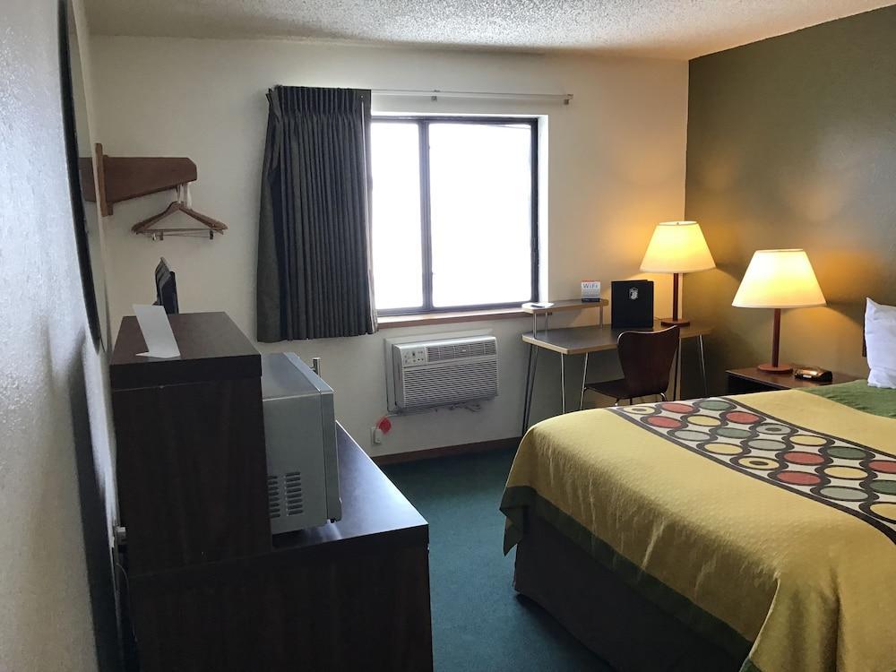 Super 8 By Wyndham Livingston Yellowstone Εξωτερικό φωτογραφία